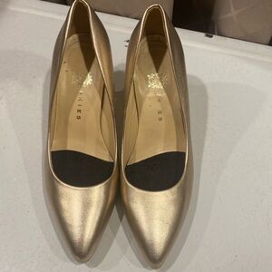 Ukies Leather Metallic Gold  Heels, Size 8